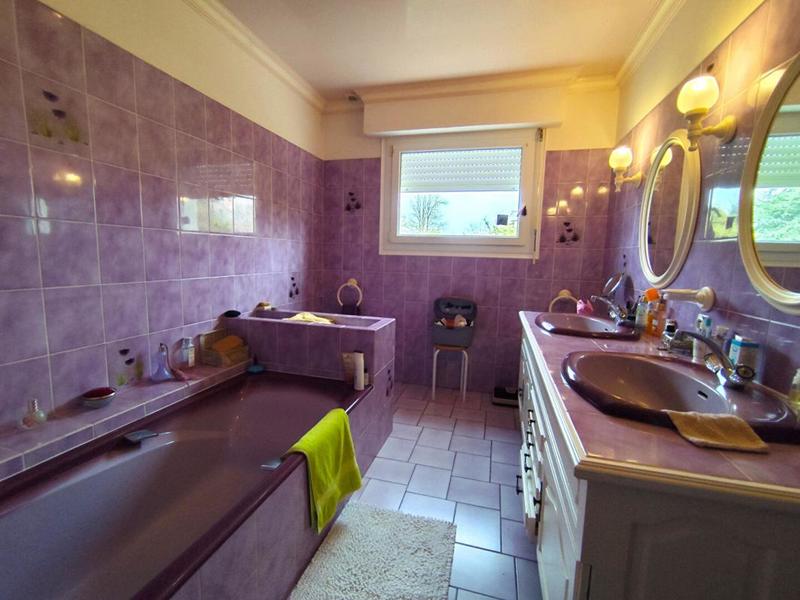 Maison - 175 m² - 9 pièces