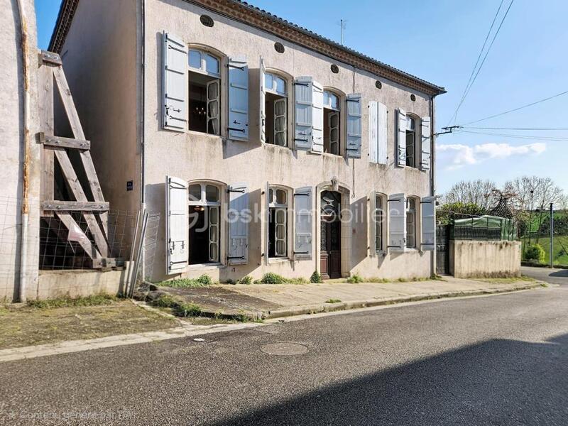 Maison - 300 m² - 10 pièces