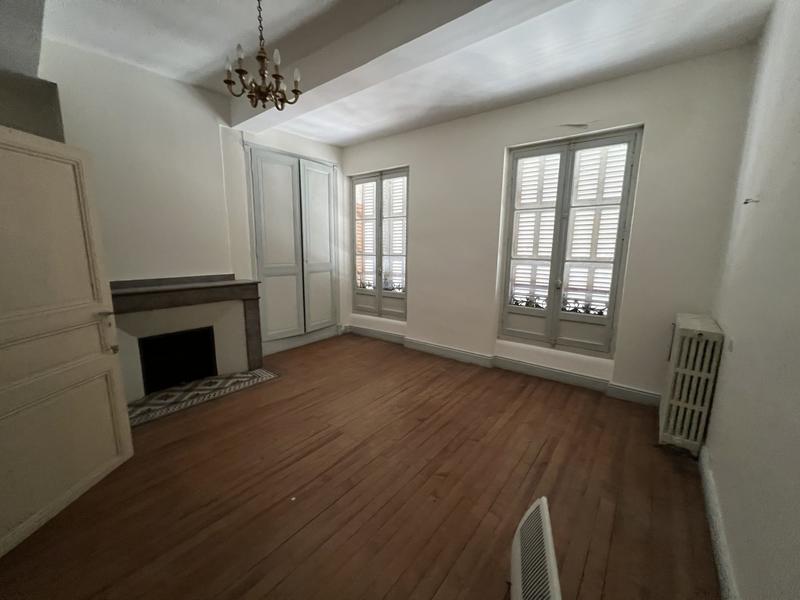 Maison - 342 m² - 13 pièces