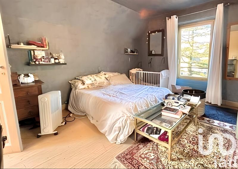 Maison - 228 m² - 10 pièces