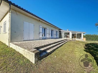 Maison - 140 m² - 5 pièces