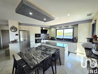 Maison - 140 m² - 5 pièces