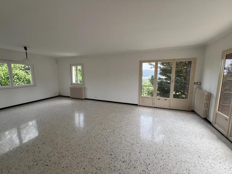 Maison - 256 m² - 5 pièces