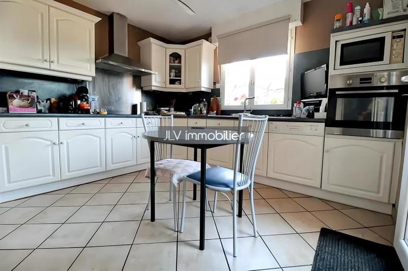 Maison - 97 m² - 5 pièces