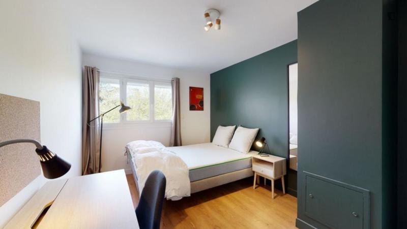 Chambre - 12 m² - 4 pièces