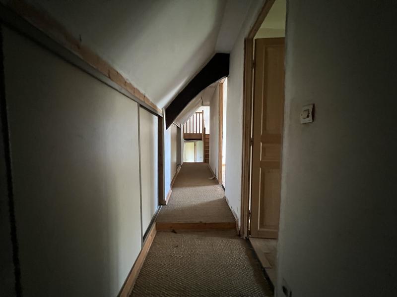 Maison - 213 m² - 8 pièces