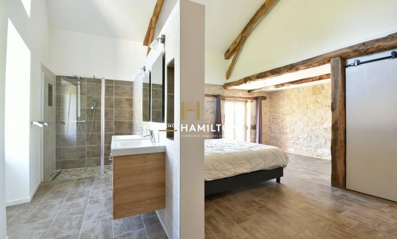 Corps de ferme - 290 m² - 11 pièces