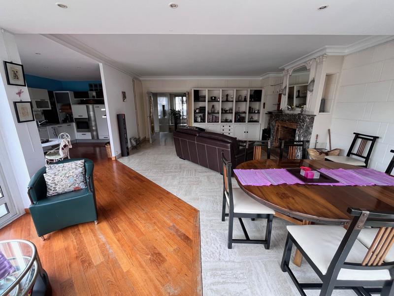 Maison - 206 m² - 8 pièces