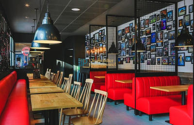 Local commercial - 216 m²