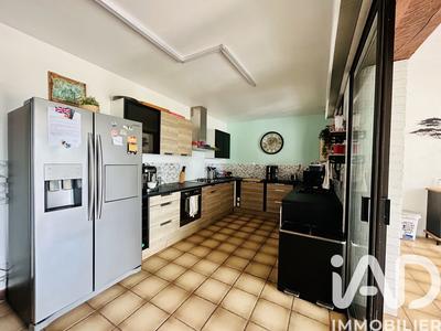 Maison - 186 m² - 8 pièces