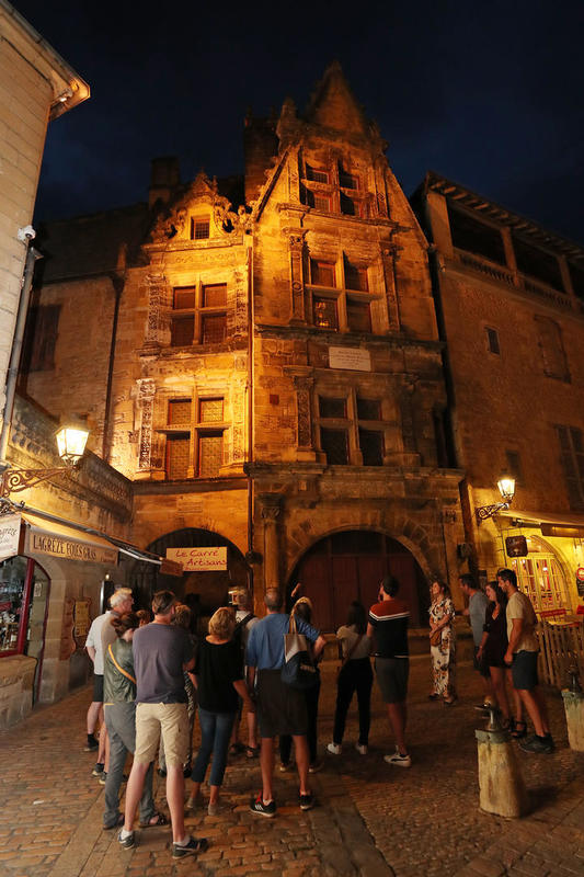 Visite nocturne de Sarlat, Histoire d'une ville
