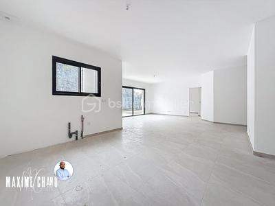 Maison - 102 m² - 4 pièces