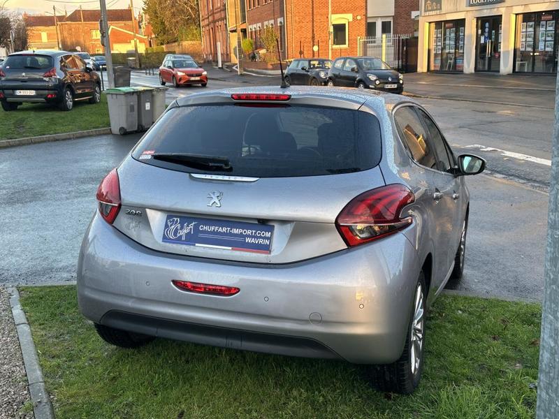 Peugeot 208 Allure 1.2 Essence 110 Cv Bva6