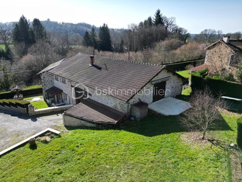 Maison - 212 m² - 9 pièces