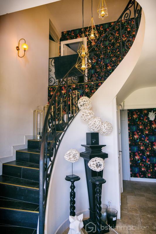 Propriété - 252 m² - 7 pièces