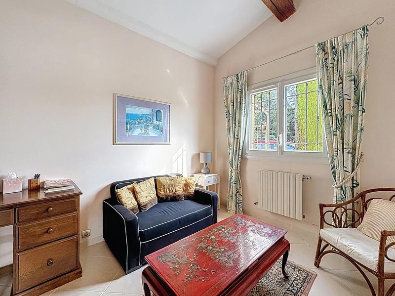 Maison - 231 m² - 7 pièces