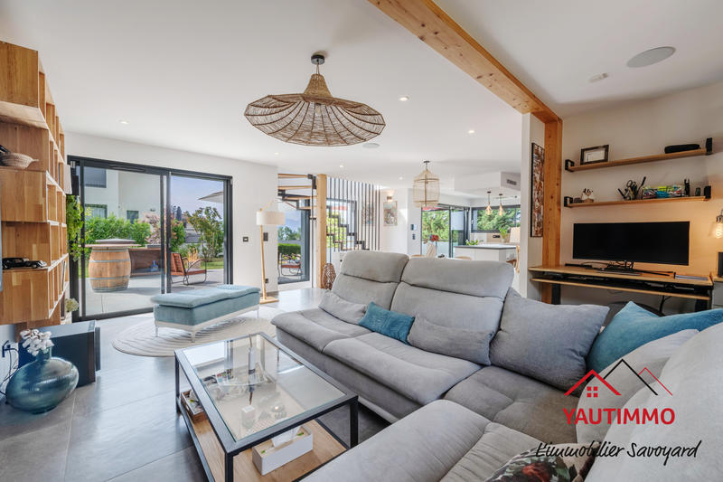 Maison - 190 m² - 6 pièces