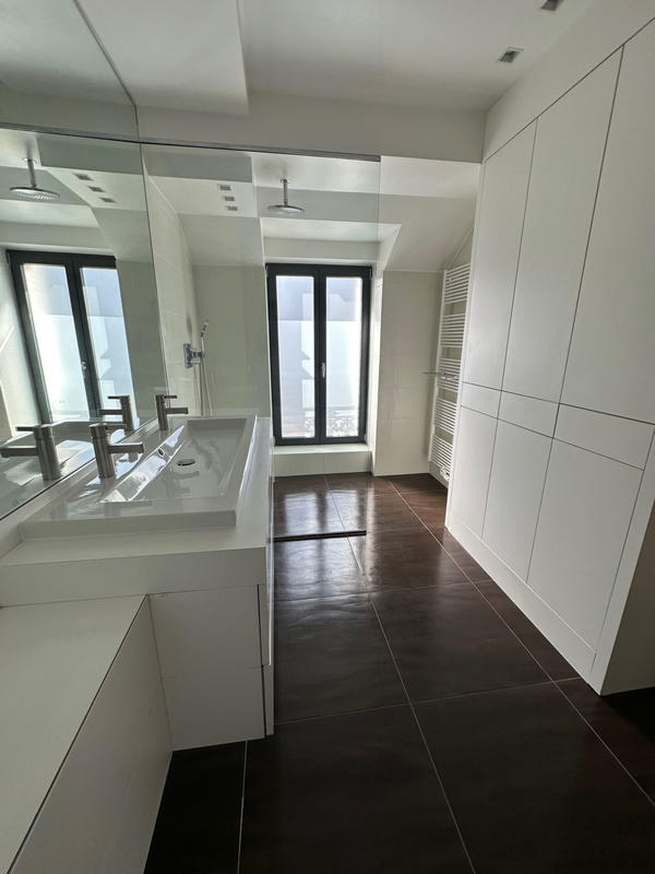 Maison - 370 m² - 11 pièces