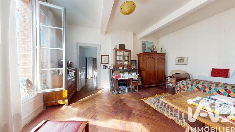 Maison - 328 m² - 10 pièces