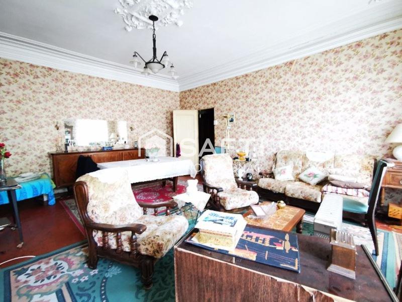 Maison - 700 m² - 14 pièces