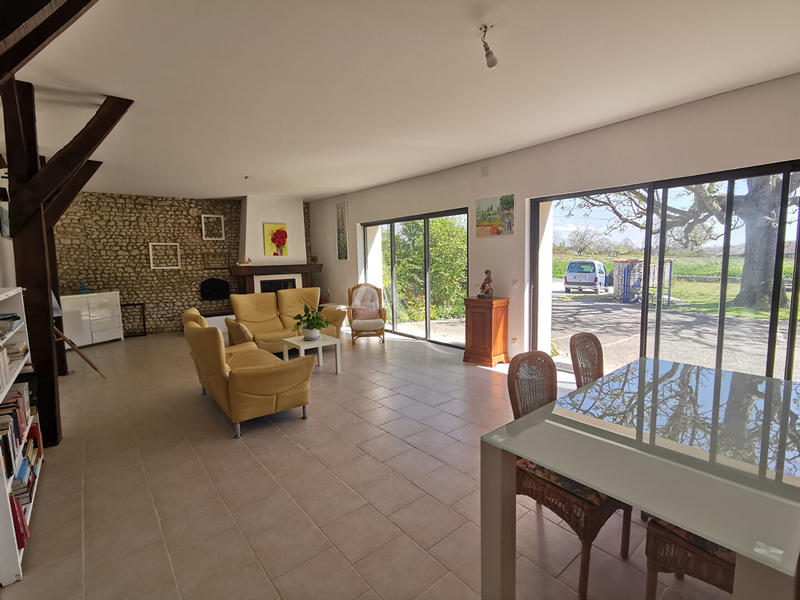 Maison - 373 m² - 11 pièces