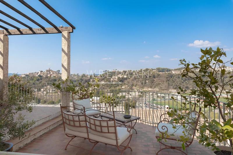 Maison - 269 m² - 9 pièces