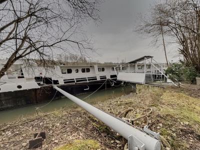 Maison - 230 m² - 15 pièces