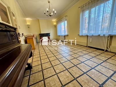 Maison - 229 m² - 9 pièces