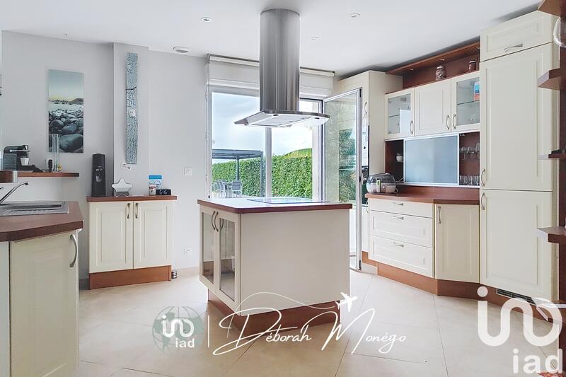 Maison - 195 m² - 8 pièces