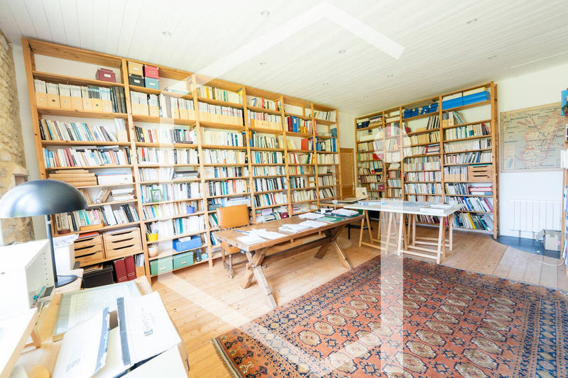 Propriété - 458 m² - 13 pièces