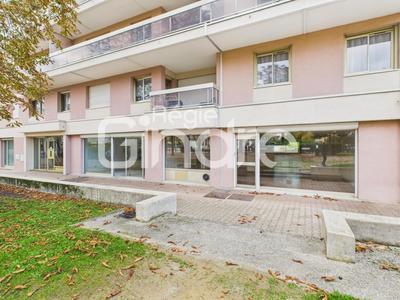 Bureau - 163 m² - 1 pièce