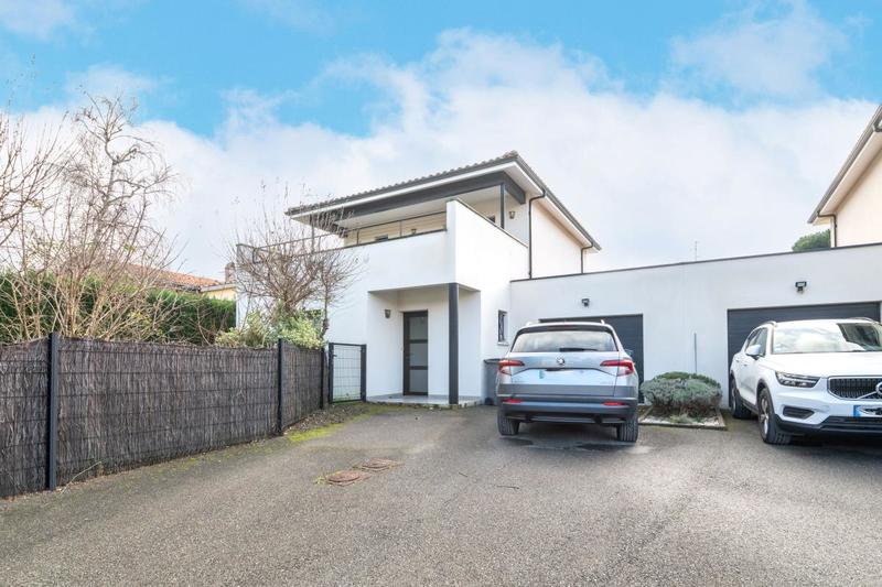 Maison - 110 m² - 4 pièces