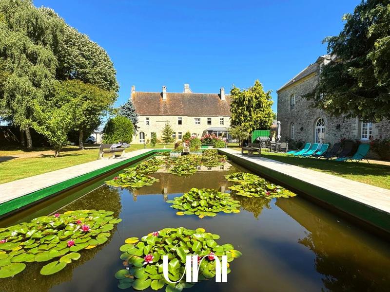 Maison de maîtres - 655 m² - 9 pièces