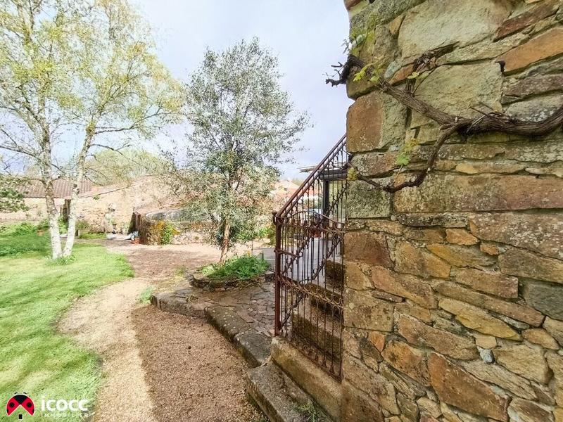 Propriété - 217 m² - 10 pièces