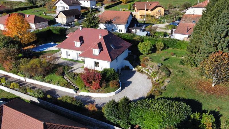 Villa - 227 m² - 8 pièces