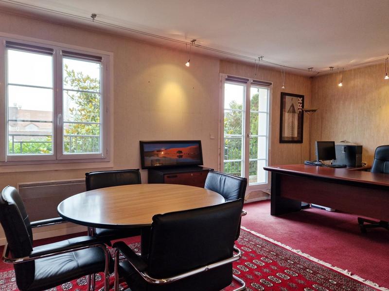 Maison - 233 m² - 10 pièces