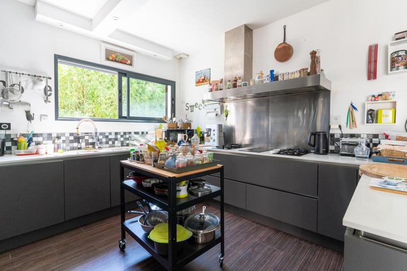 Maison - 450 m² - 9 pièces