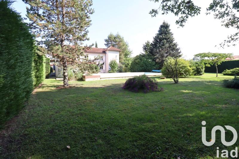 Maison - 242 m² - 6 pièces