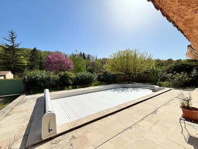 Villa - 216 m² - 8 pièces