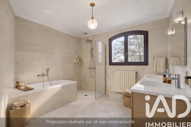 Maison - 180 m² - 5 pièces