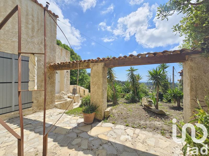 Maison - 250 m² - 9 pièces