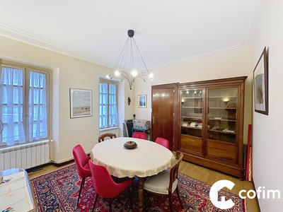 Maison - 175 m² - 10 pièces