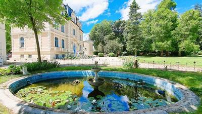 Château - 2 000 m² - 50 pièces