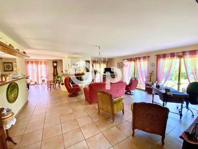 Maison - 185 m² - 5 pièces