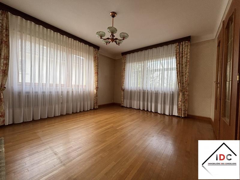 Maison - 198 m² - 5 pièces