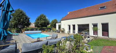 Maison - 234 m² - 10 pièces