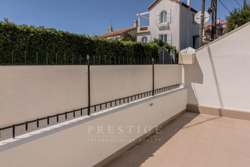 Maison - 215 m² - 9 pièces