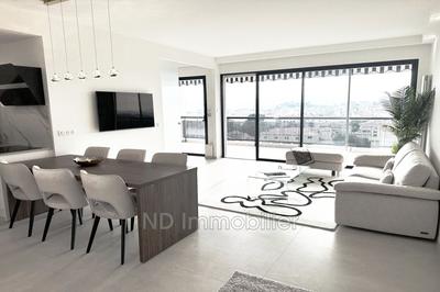 Appartement - 94 m² - 4 pièces