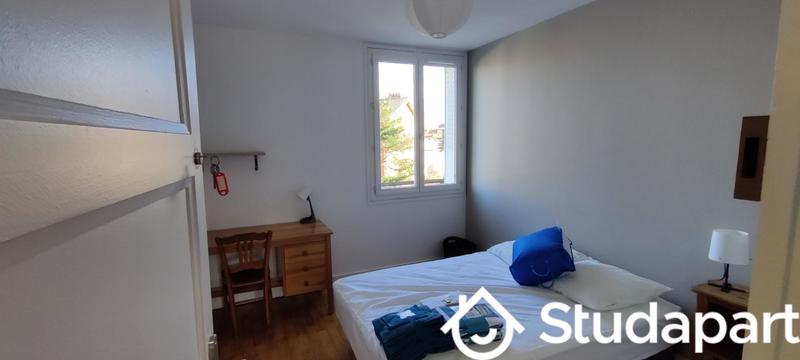 Chambre - 11 m² - 1 pièce