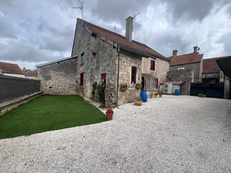 Maison de village - 87 m² - 4 pièces